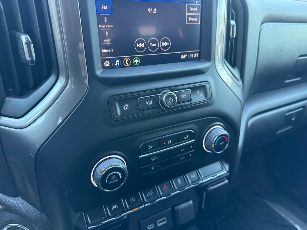 Chevrolet Silverado 1500 Vehicle Full-screen Gallery Image 27
