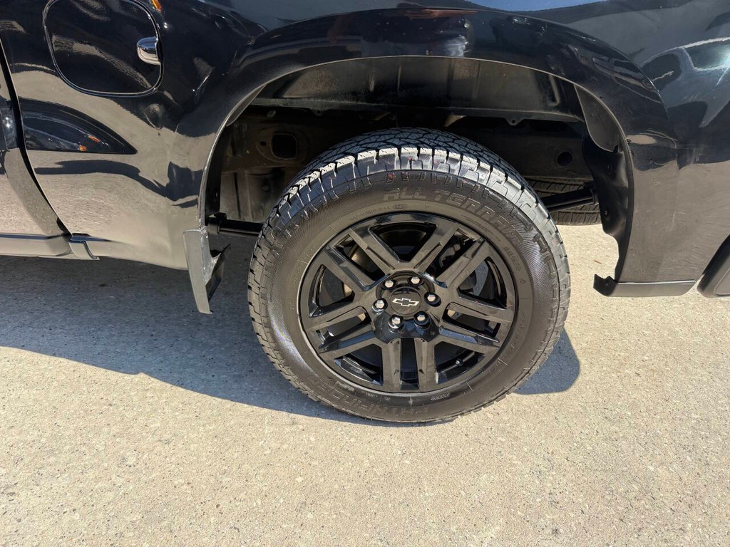 Chevrolet Silverado 1500 Vehicle Full-screen Gallery Image 35