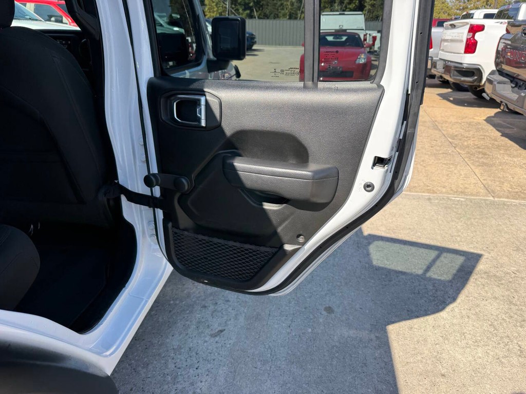 Jeep Wrangler Vehicle Full-screen Gallery Image 16
