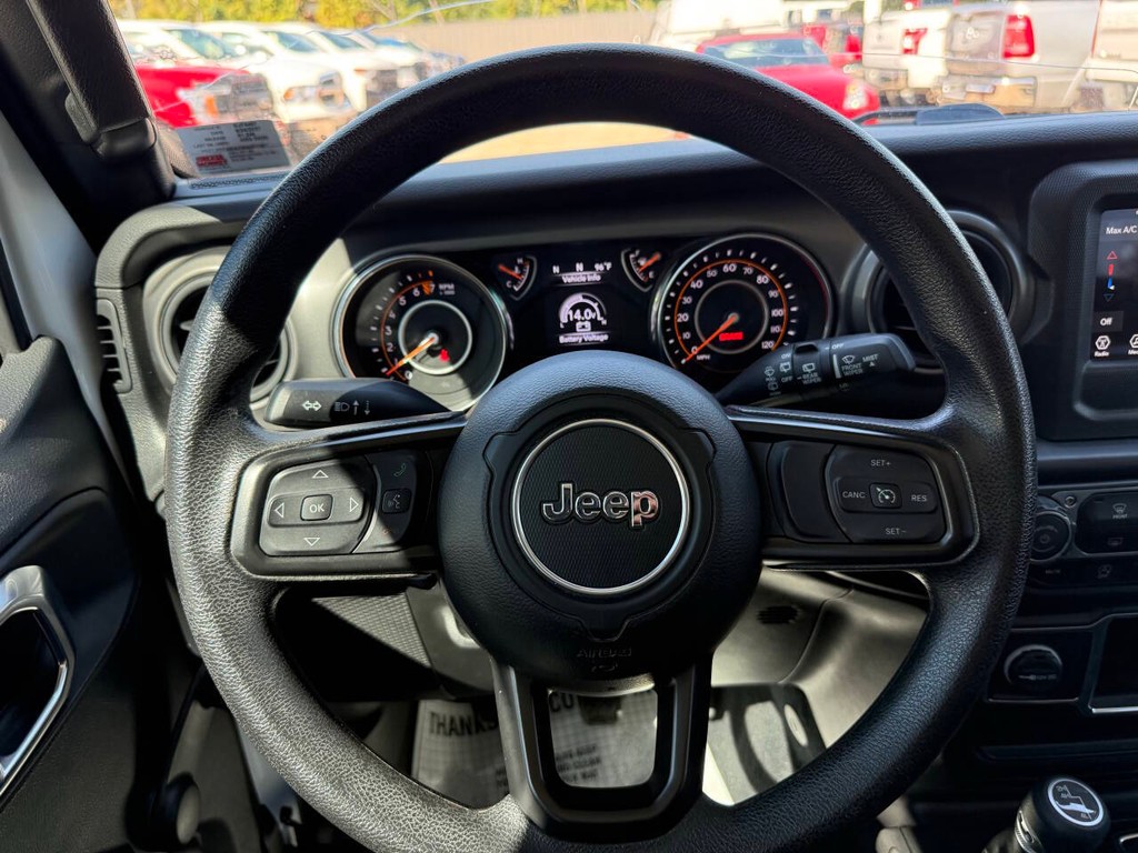 Jeep Wrangler Vehicle Full-screen Gallery Image 23