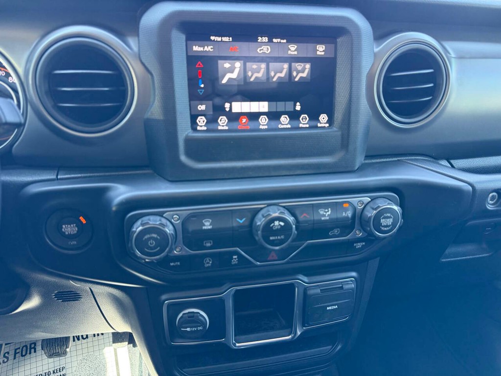Jeep Wrangler Vehicle Full-screen Gallery Image 27
