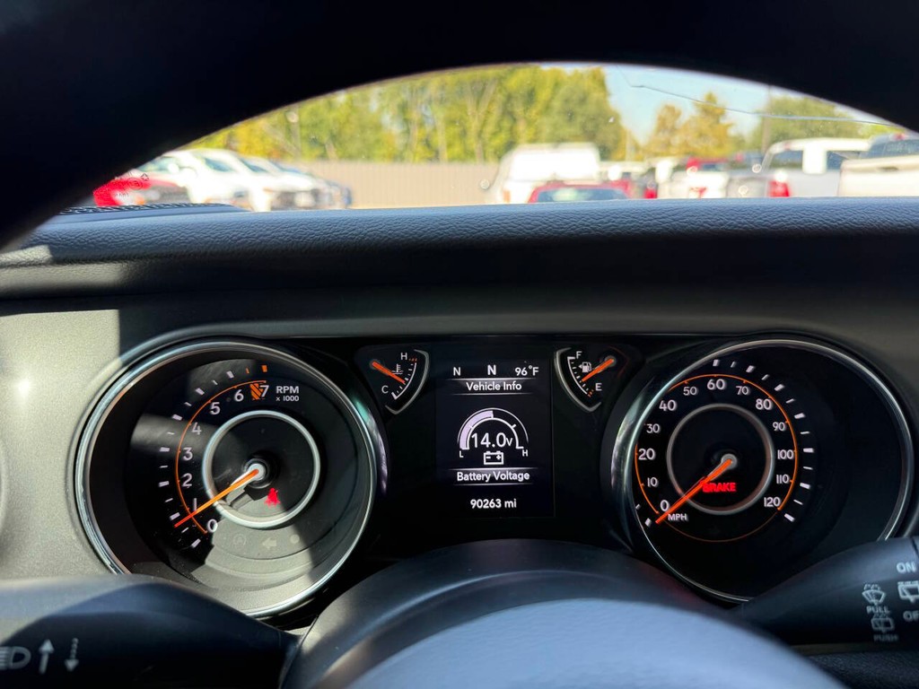 Jeep Wrangler Vehicle Full-screen Gallery Image 32