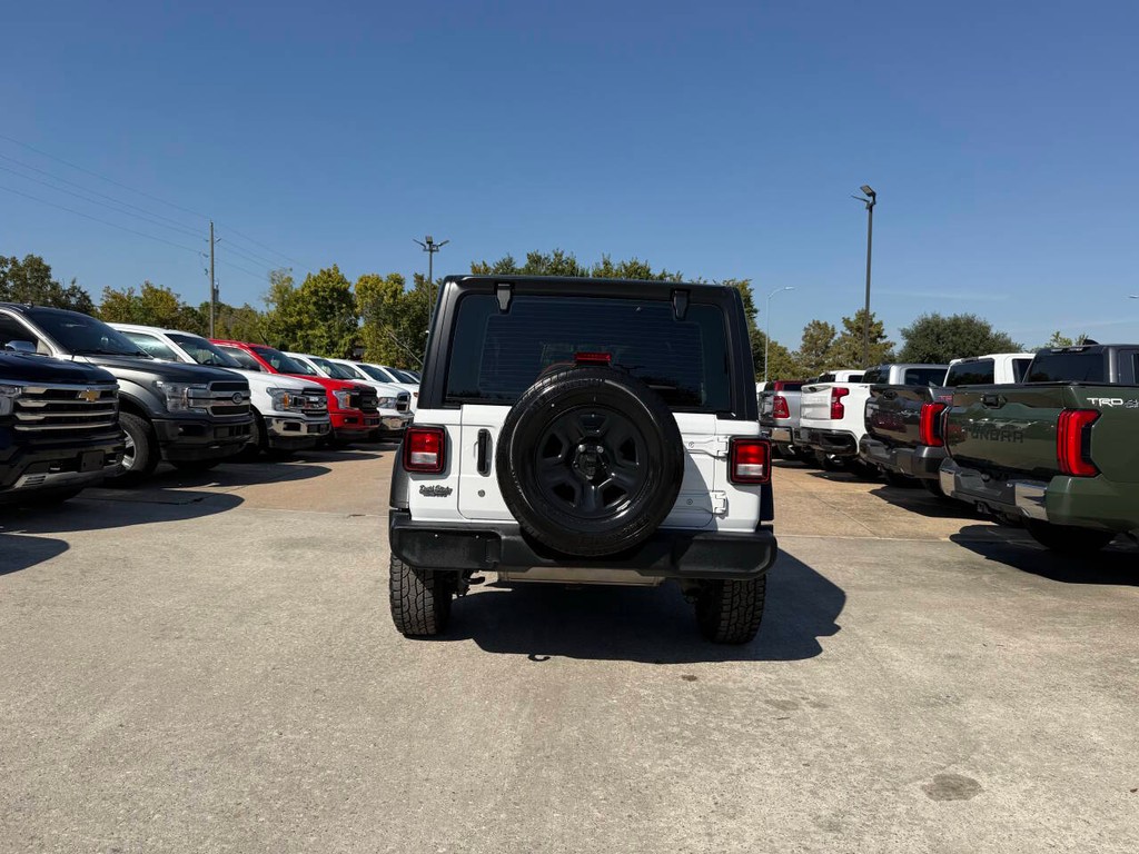 Jeep Wrangler Vehicle Full-screen Gallery Image 40