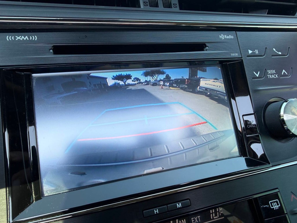 Toyota Avalon Vehicle Full-screen Gallery Image 26