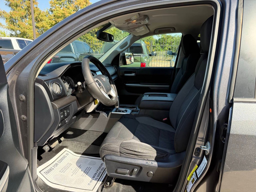 Toyota Tundra 2WD Vehicle Full-screen Gallery Image 07