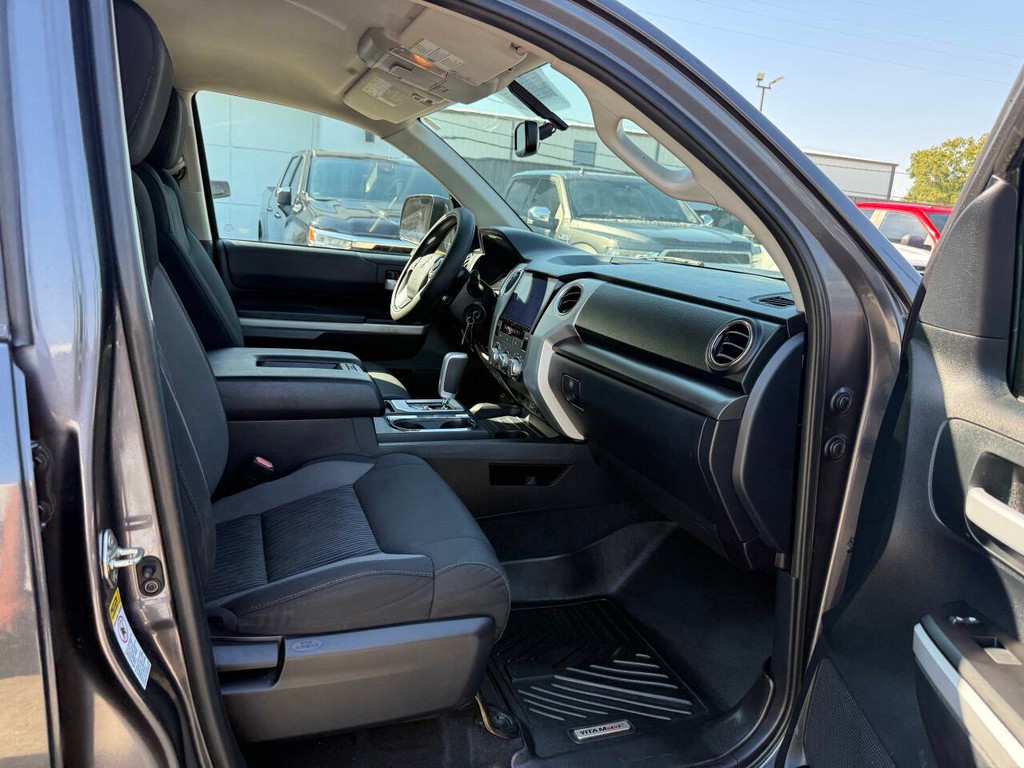 Toyota Tundra 2WD Vehicle Full-screen Gallery Image 10