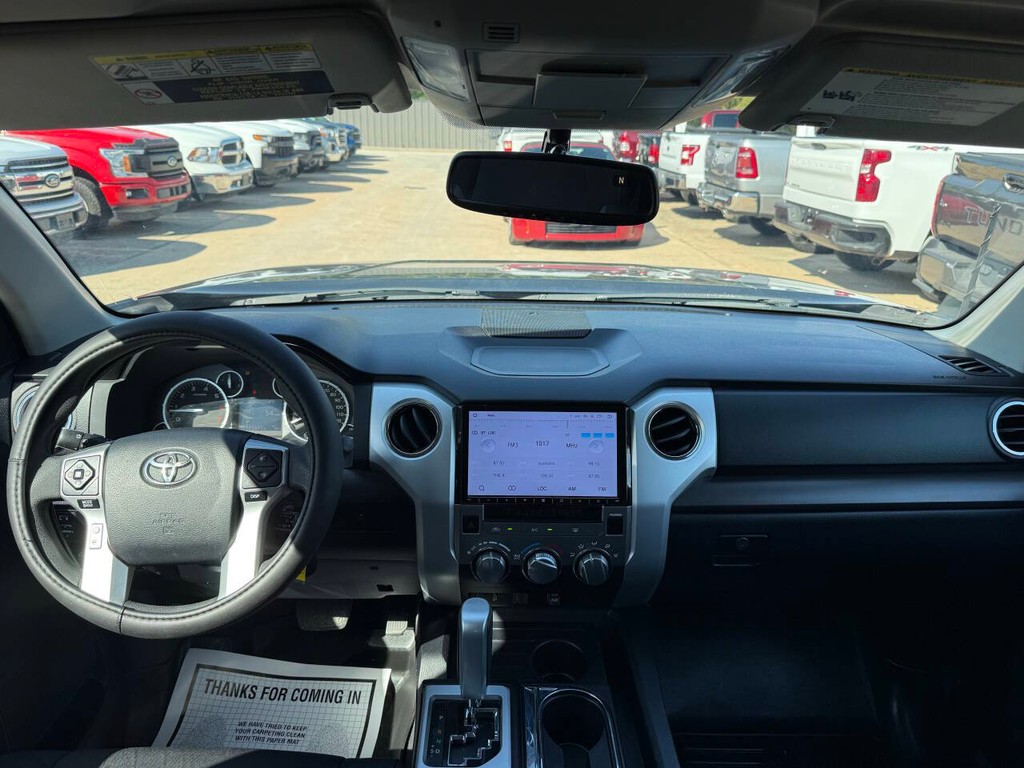 Toyota Tundra 2WD Vehicle Full-screen Gallery Image 17
