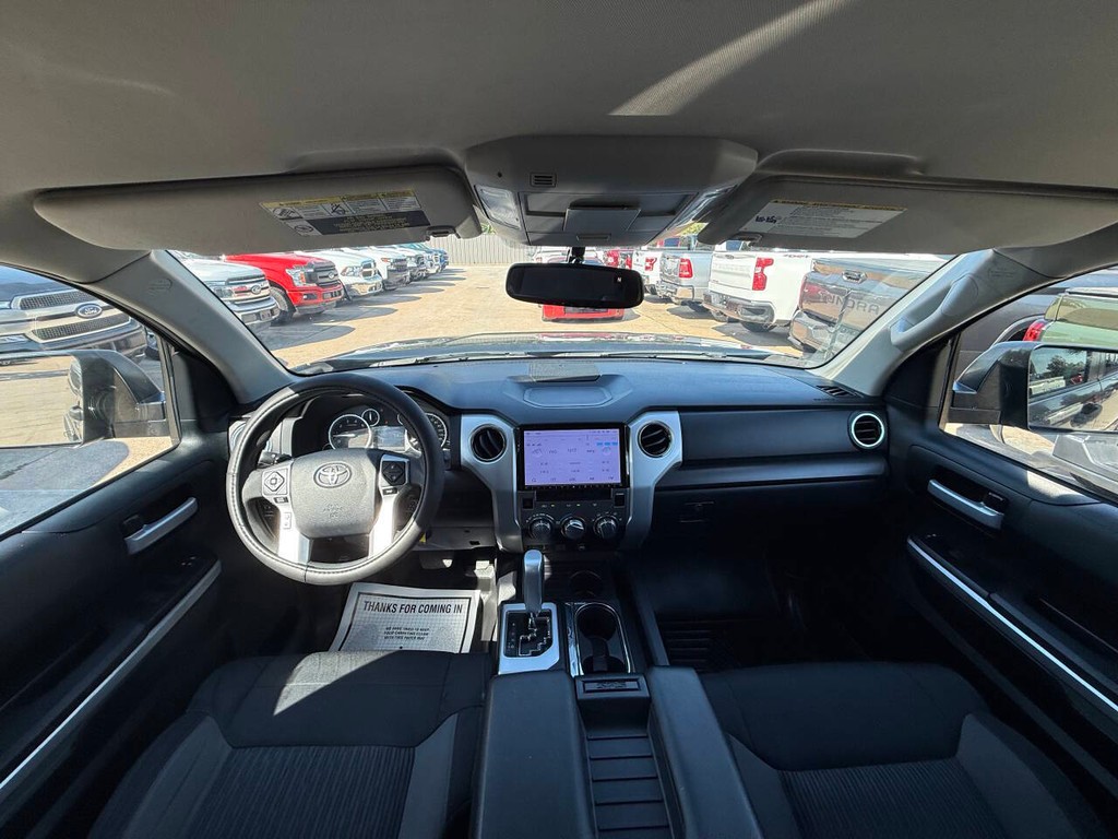 Toyota Tundra 2WD Vehicle Full-screen Gallery Image 18