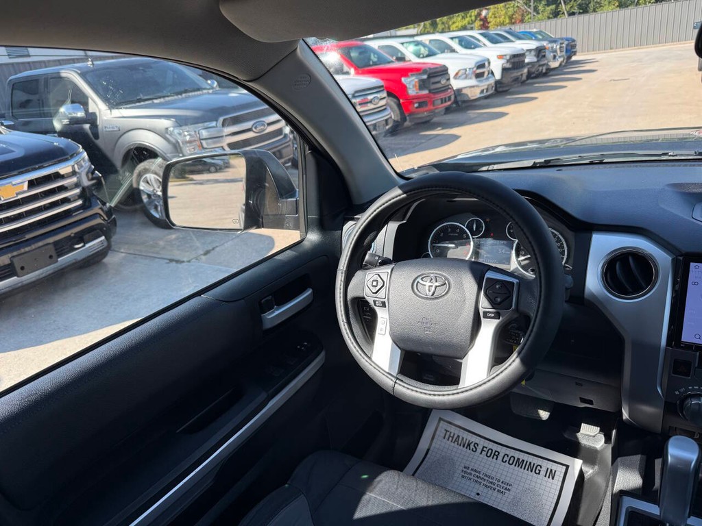 Toyota Tundra 2WD Vehicle Full-screen Gallery Image 19