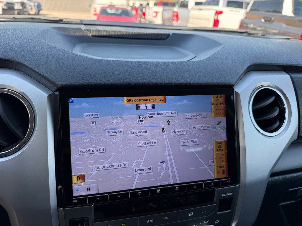 Toyota Tundra 2WD Vehicle Full-screen Gallery Image 24