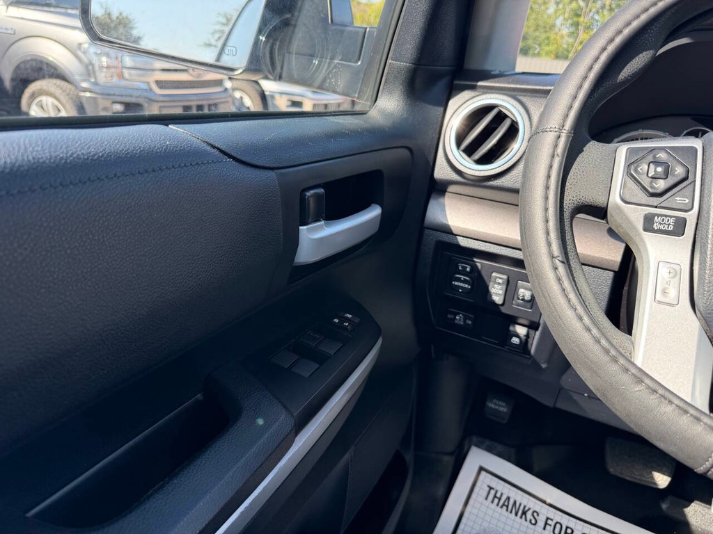 Toyota Tundra 2WD Vehicle Full-screen Gallery Image 28