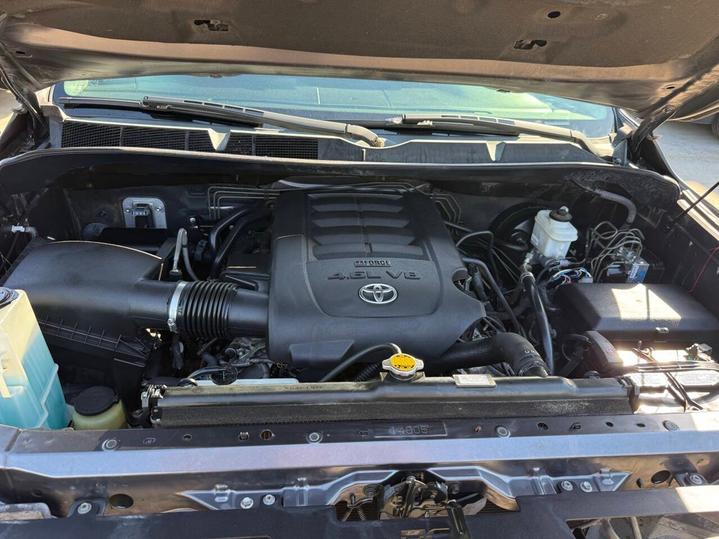 Toyota Tundra 2WD Vehicle Full-screen Gallery Image 32