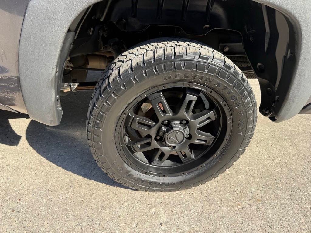 Toyota Tundra 2WD Vehicle Full-screen Gallery Image 33