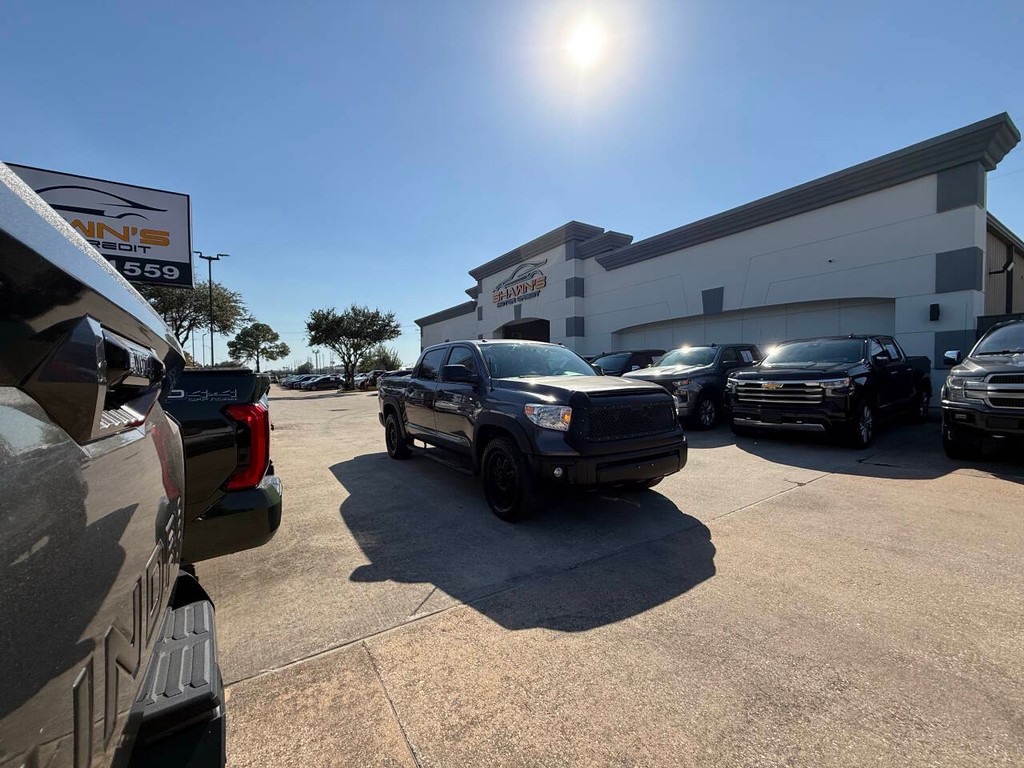 Toyota Tundra 2WD Vehicle Full-screen Gallery Image 42