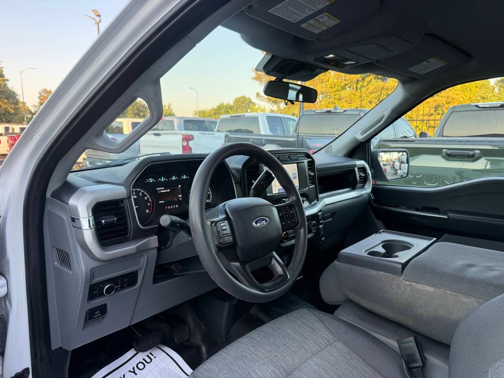 Ford F-150 Vehicle Full-screen Gallery Image 06