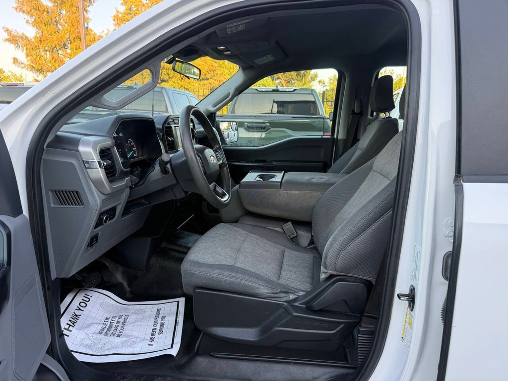 Ford F-150 Vehicle Full-screen Gallery Image 07