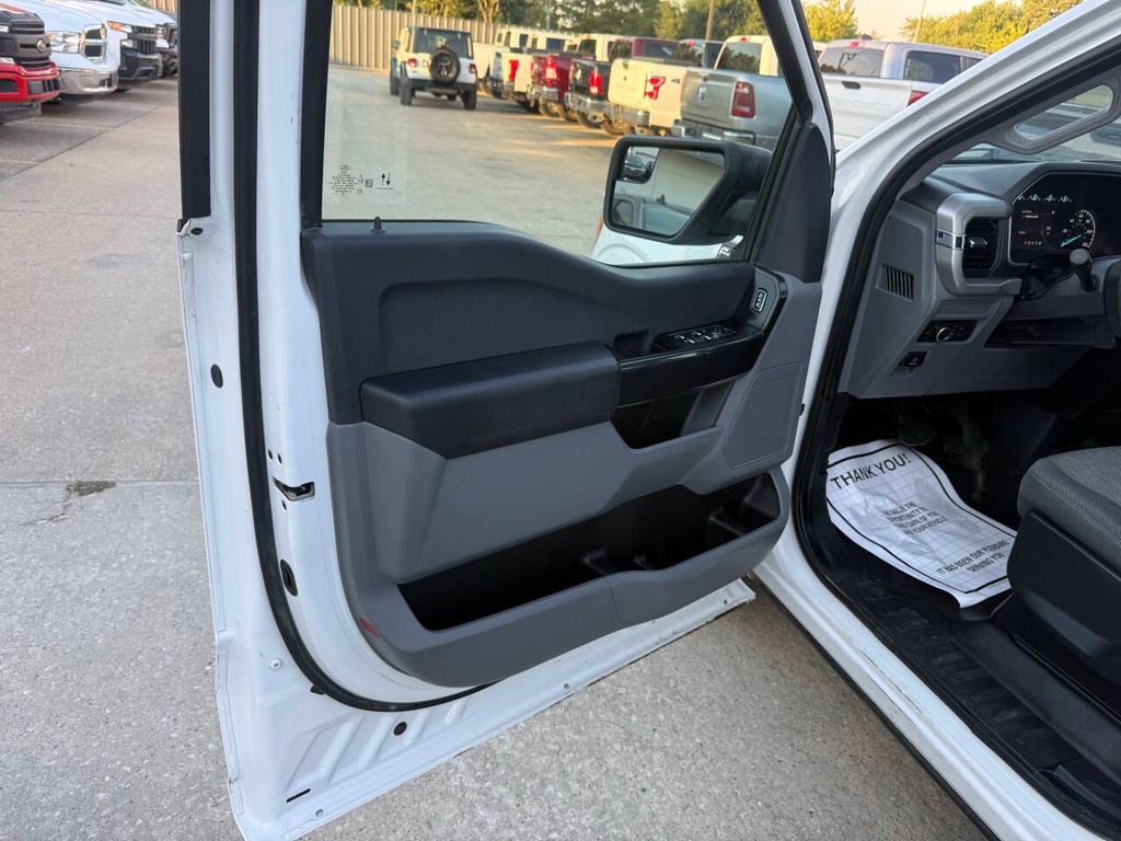 Ford F-150 Vehicle Full-screen Gallery Image 08