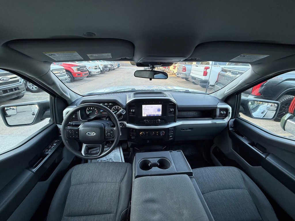 Ford F-150 Vehicle Full-screen Gallery Image 18