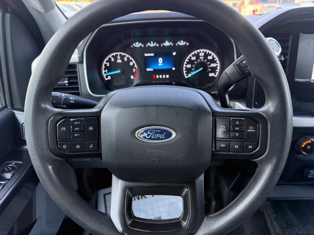 Ford F-150 Vehicle Full-screen Gallery Image 23