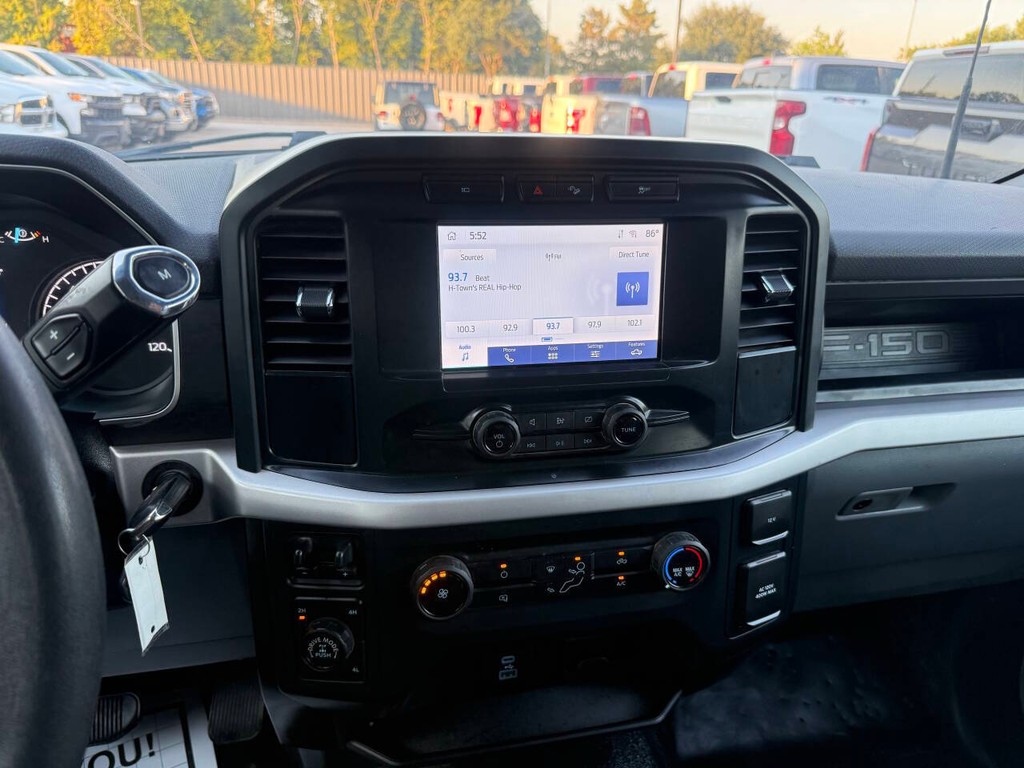 Ford F-150 Vehicle Full-screen Gallery Image 24