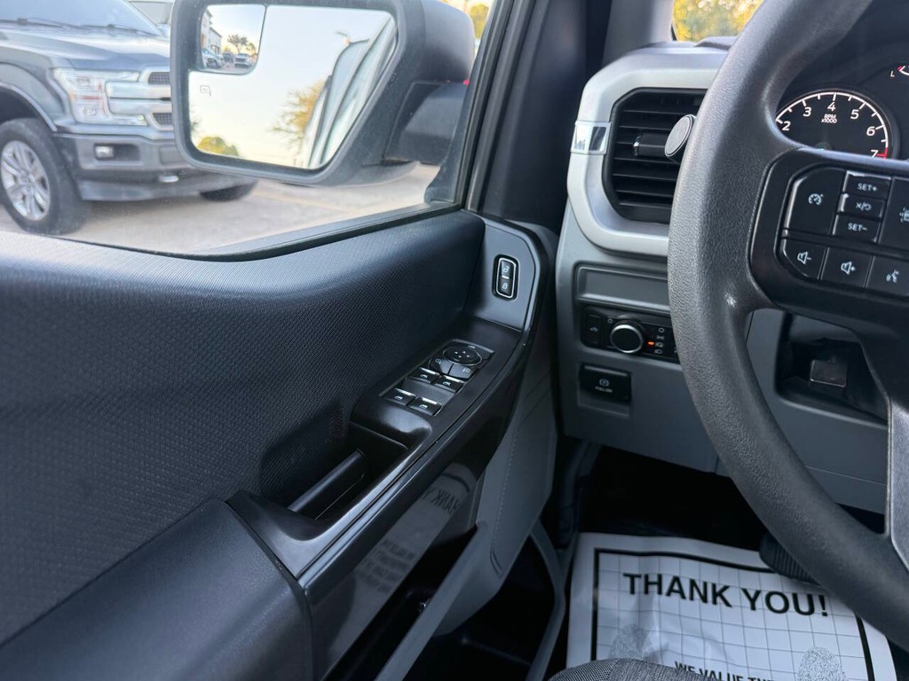 Ford F-150 Vehicle Full-screen Gallery Image 30