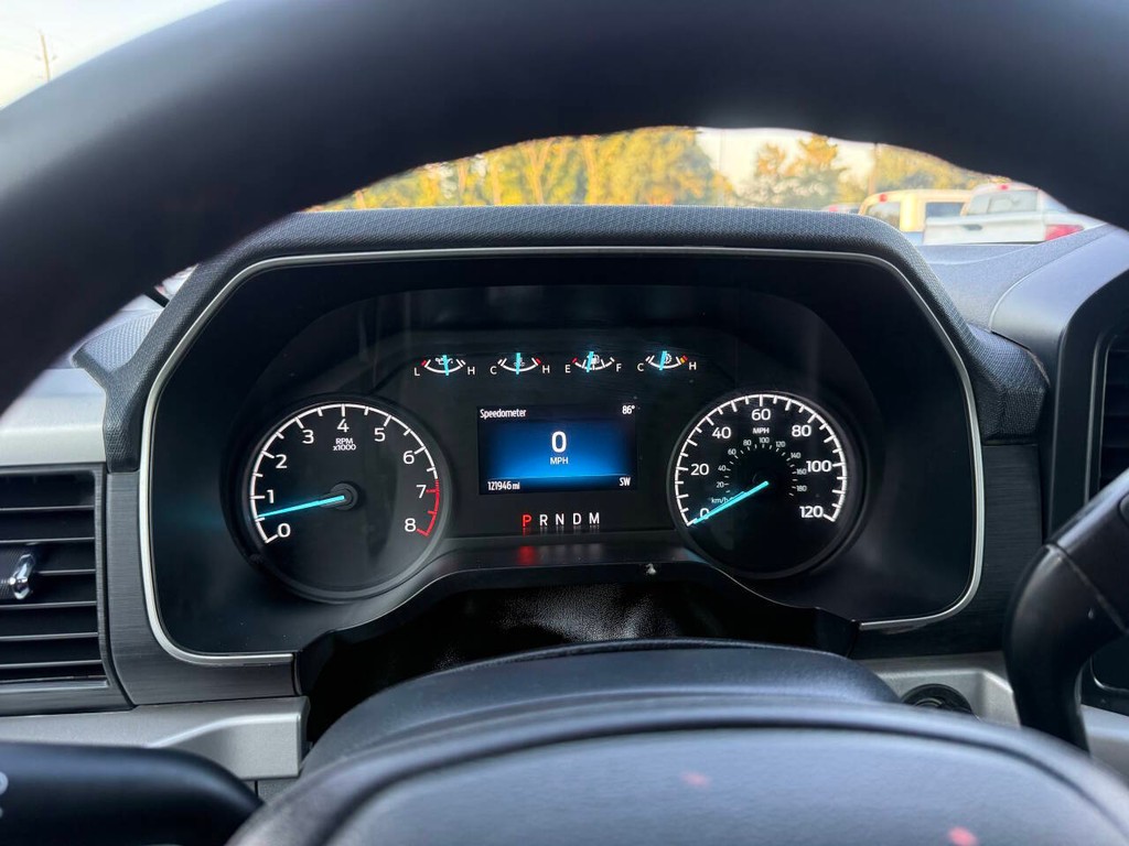 Ford F-150 Vehicle Full-screen Gallery Image 31