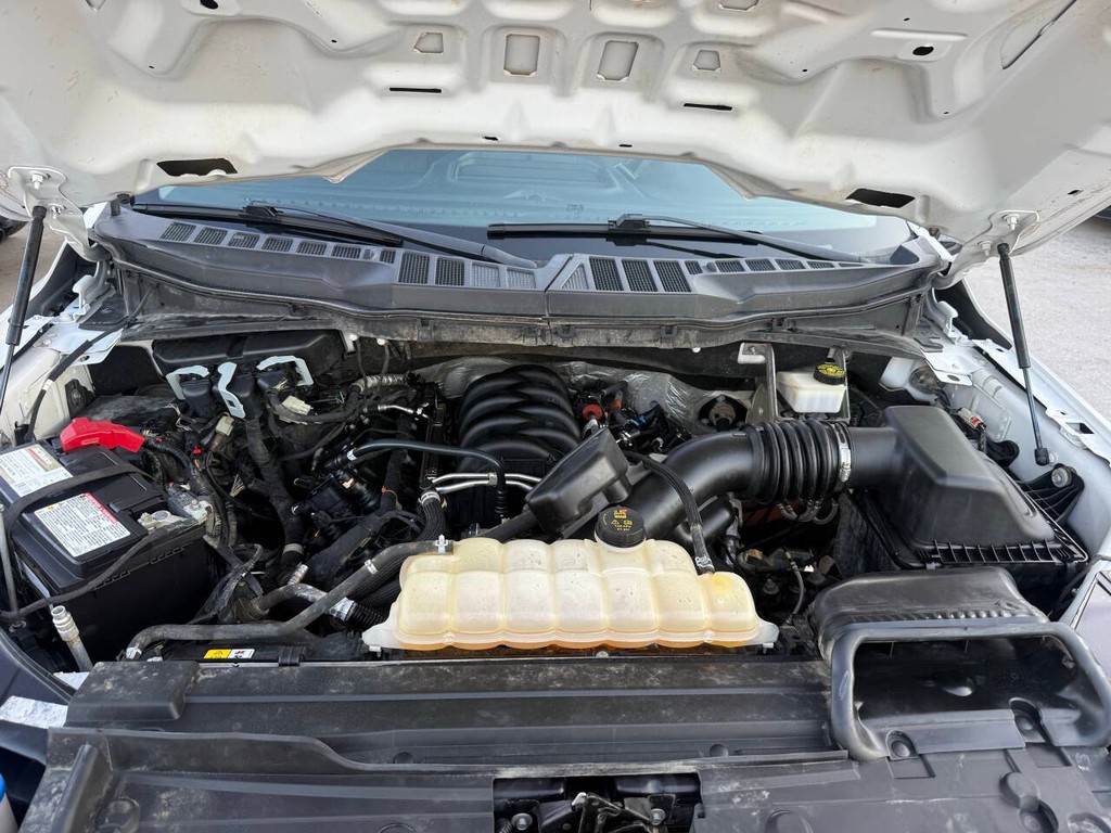 Ford F-150 Vehicle Full-screen Gallery Image 34