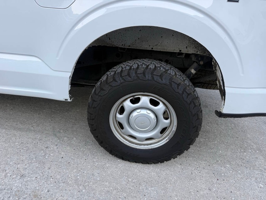 Ford F-150 Vehicle Full-screen Gallery Image 35