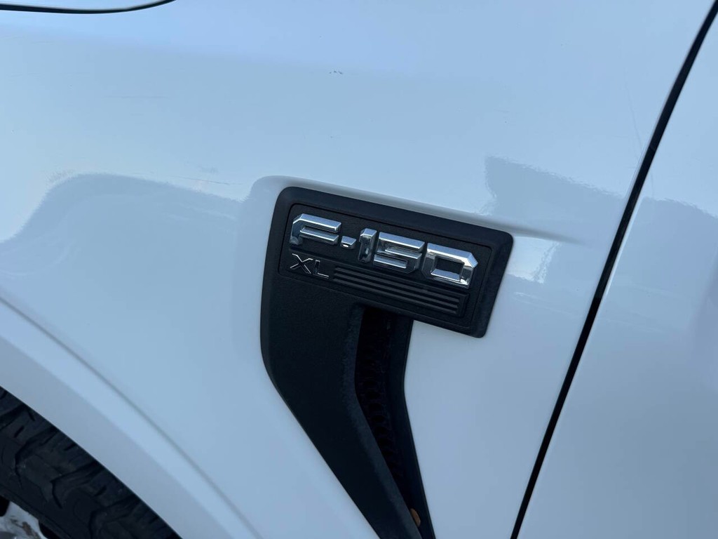 Ford F-150 Vehicle Full-screen Gallery Image 36