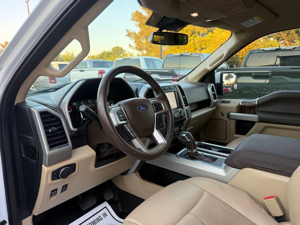 Ford F-150 Vehicle Full-screen Gallery Image 06