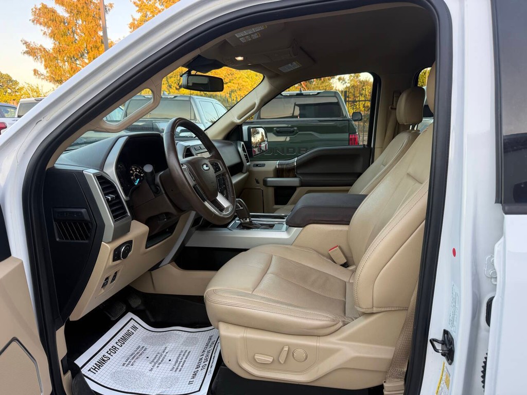Ford F-150 Vehicle Full-screen Gallery Image 07