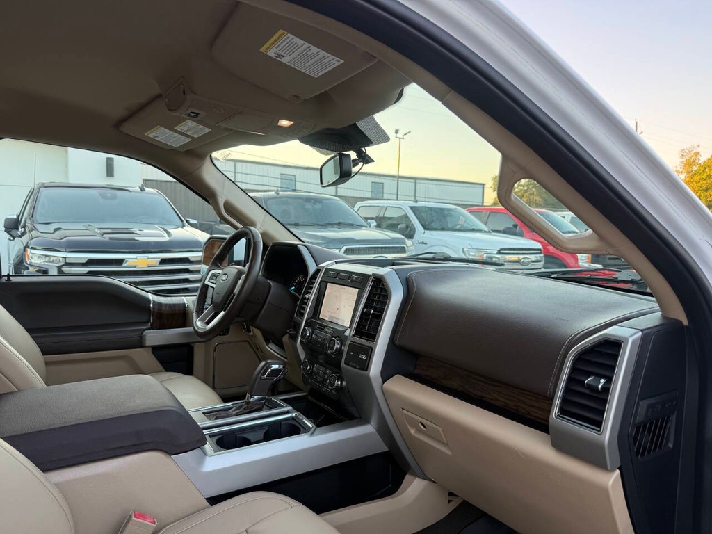 Ford F-150 Vehicle Full-screen Gallery Image 10