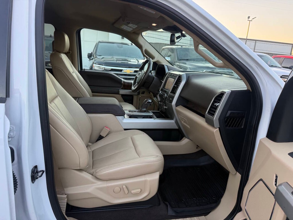 Ford F-150 Vehicle Full-screen Gallery Image 11