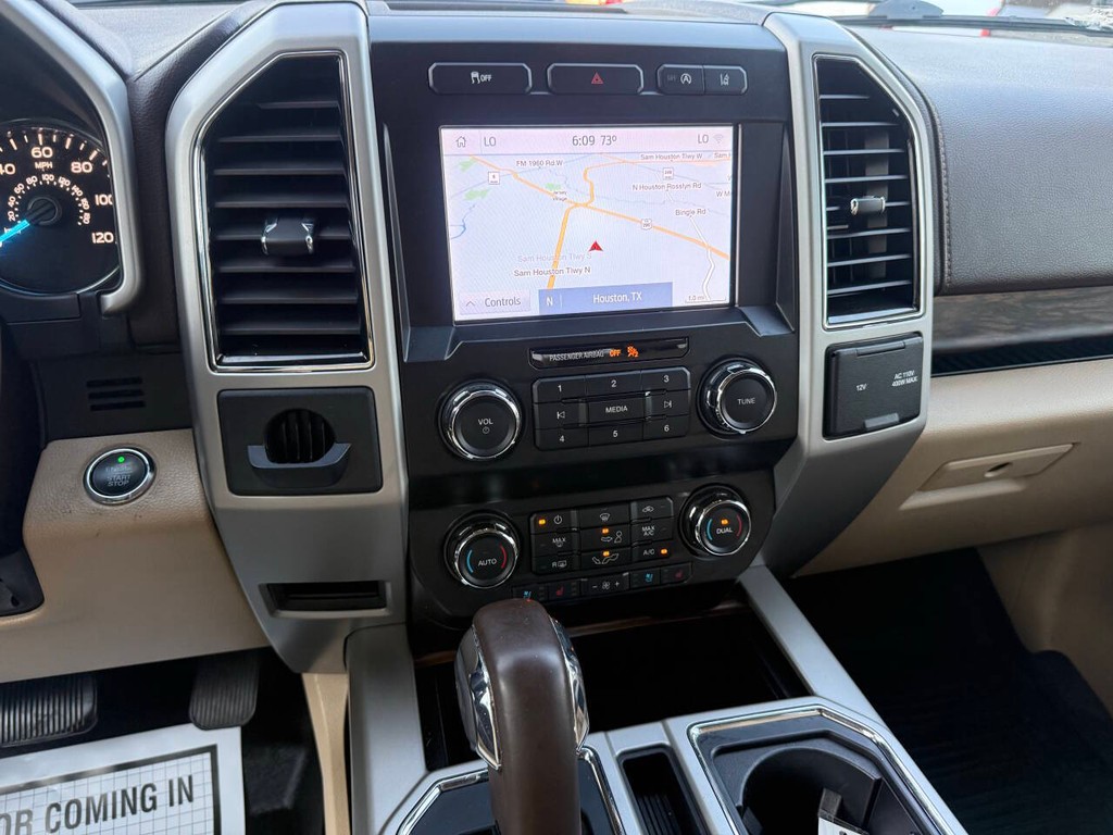 Ford F-150 Vehicle Full-screen Gallery Image 28