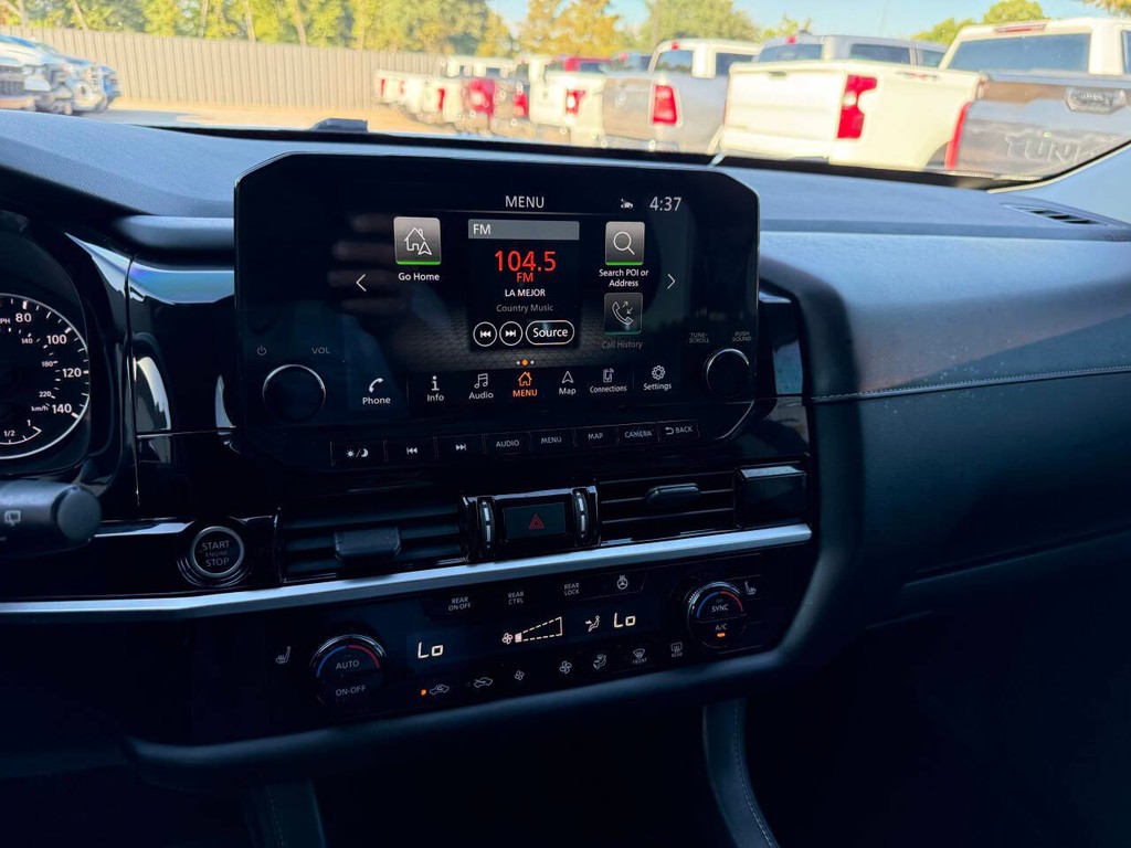 Nissan Pathfinder Vehicle Full-screen Gallery Image 26