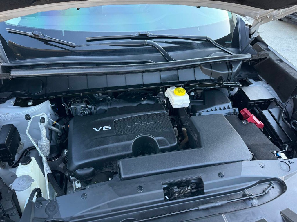 Nissan Pathfinder Vehicle Full-screen Gallery Image 36