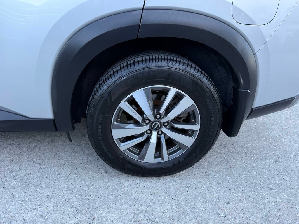 Nissan Pathfinder Vehicle Full-screen Gallery Image 37