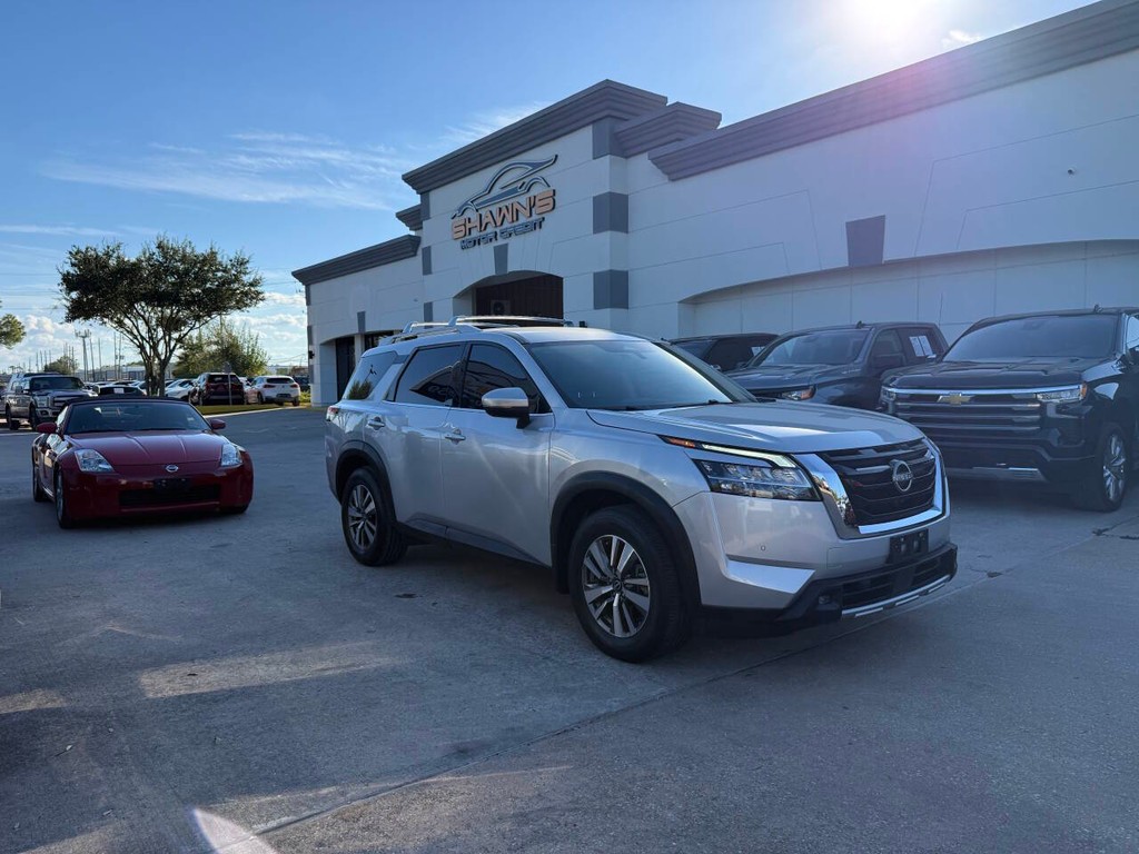 Nissan Pathfinder Vehicle Full-screen Gallery Image 43