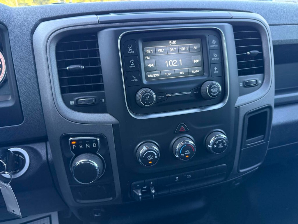 Ram 1500 Classic Vehicle Full-screen Gallery Image 27