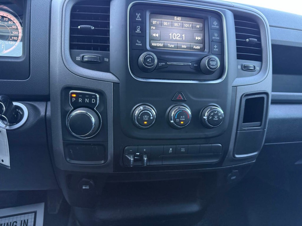 Ram 1500 Classic Vehicle Full-screen Gallery Image 28