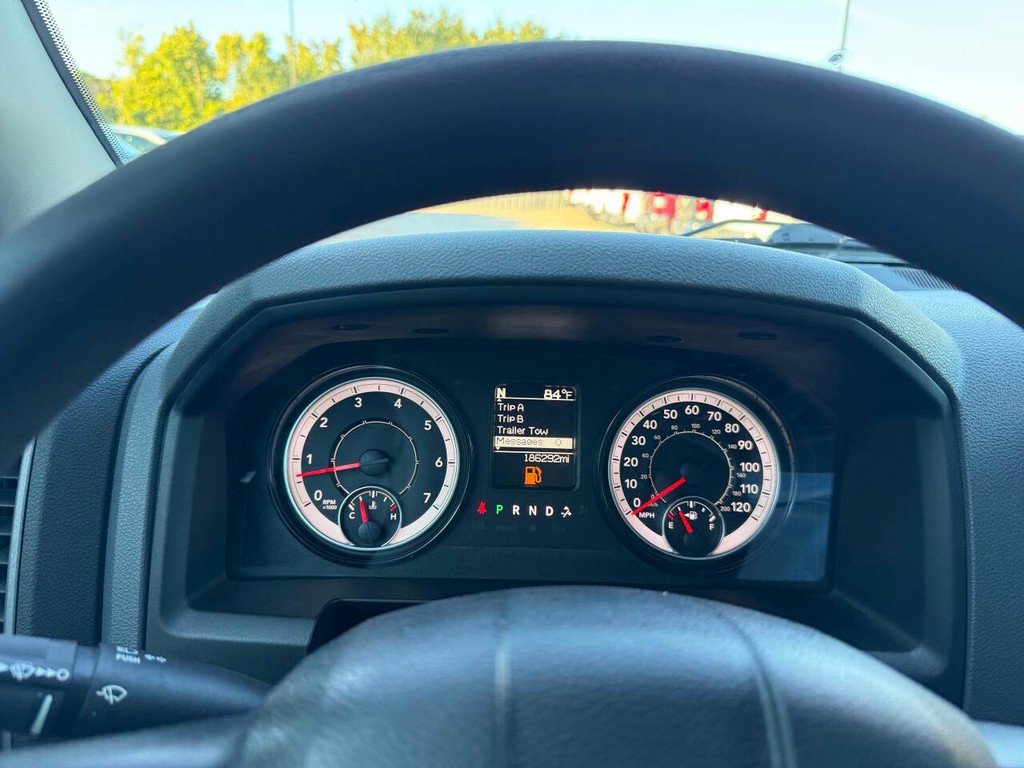 Ram 1500 Classic Vehicle Full-screen Gallery Image 31