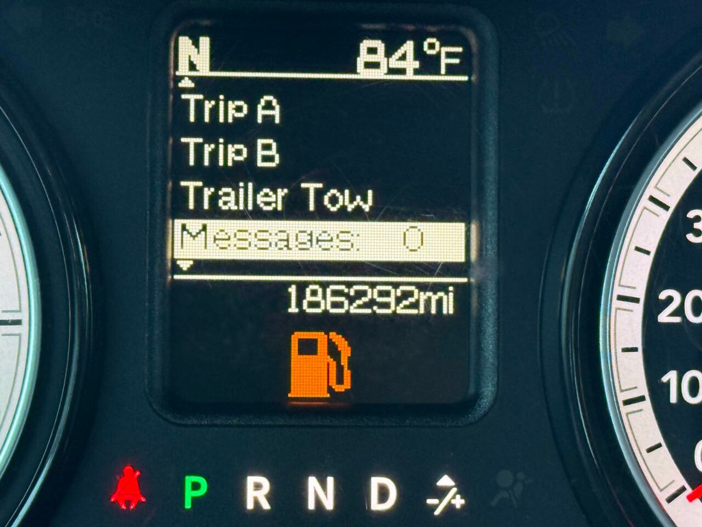 Ram 1500 Classic Vehicle Full-screen Gallery Image 32