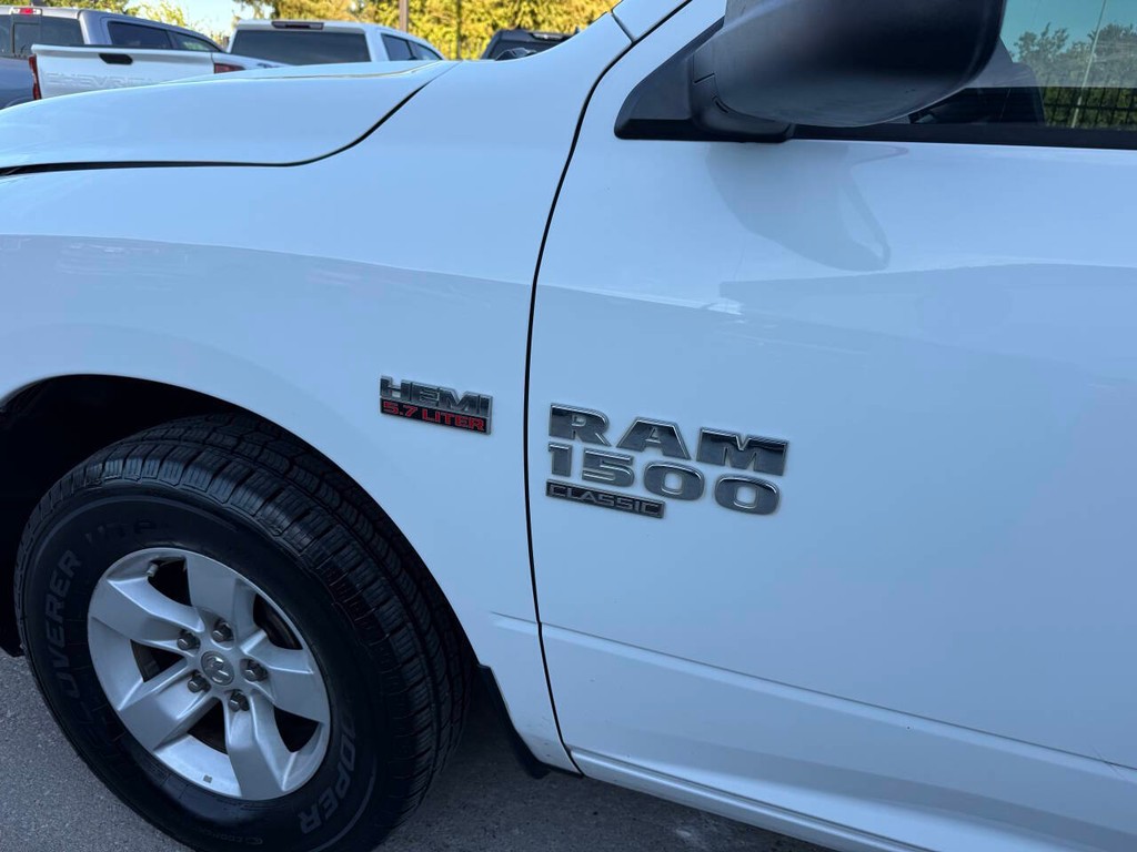 Ram 1500 Classic Vehicle Full-screen Gallery Image 35