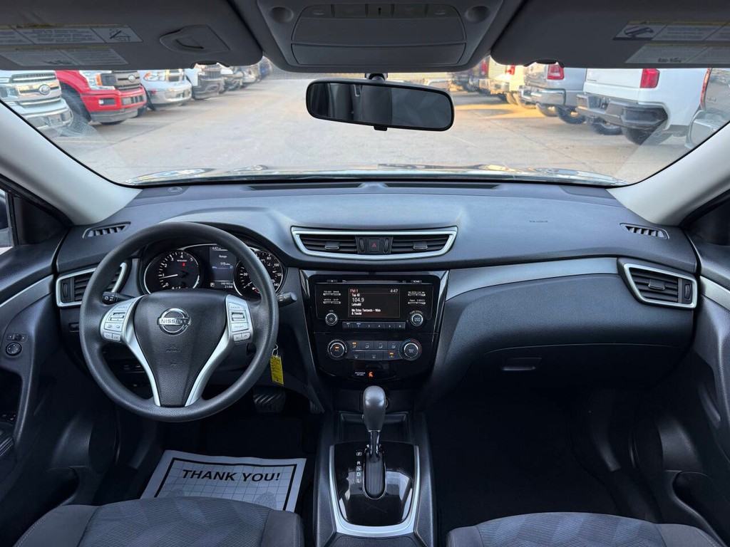 Nissan Rogue Vehicle Full-screen Gallery Image 17