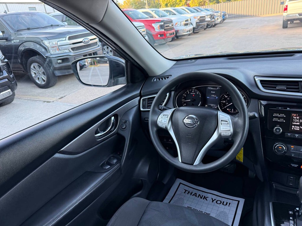 Nissan Rogue Vehicle Full-screen Gallery Image 19