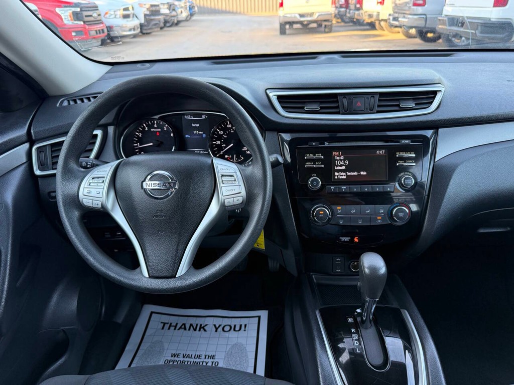 Nissan Rogue Vehicle Full-screen Gallery Image 21