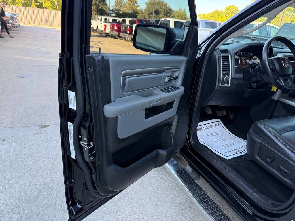 Ram 1500 Vehicle Full-screen Gallery Image 08