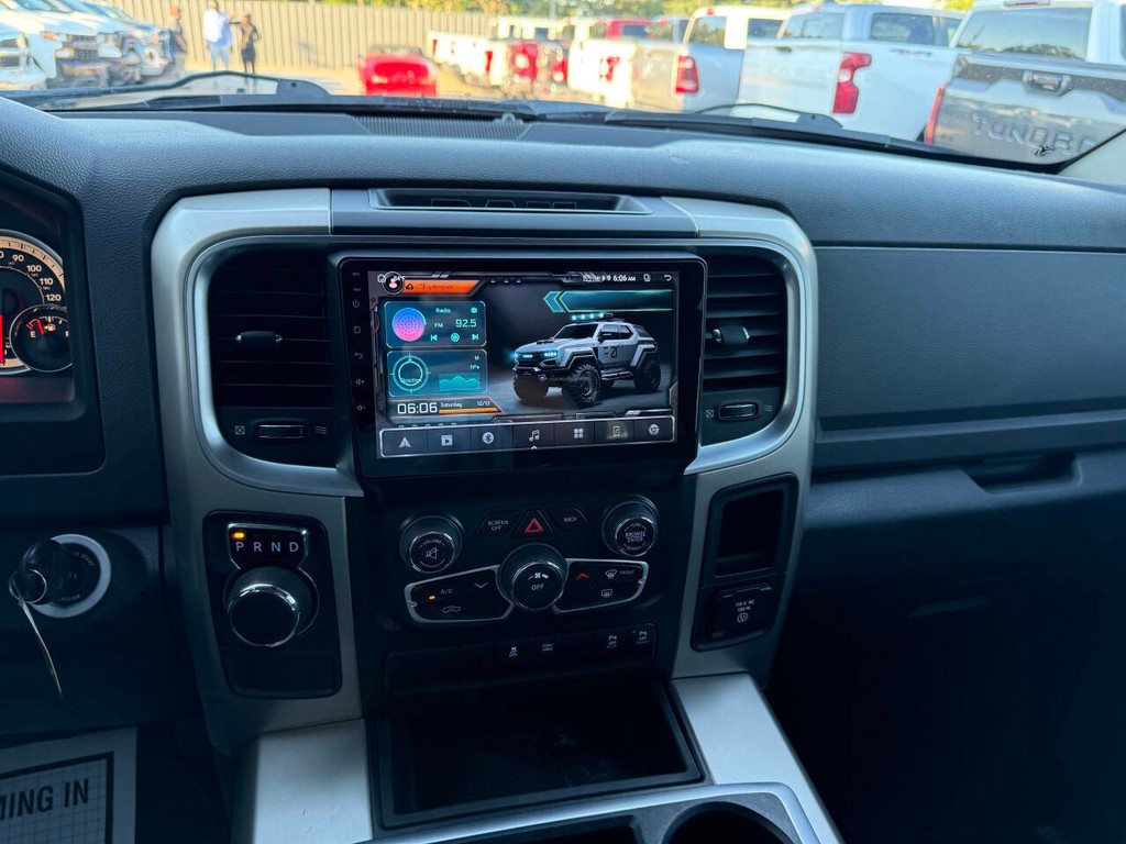 Ram 1500 Vehicle Full-screen Gallery Image 24