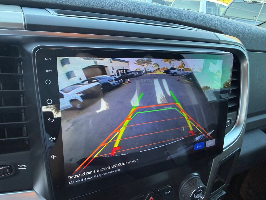 Ram 1500 Vehicle Full-screen Gallery Image 26
