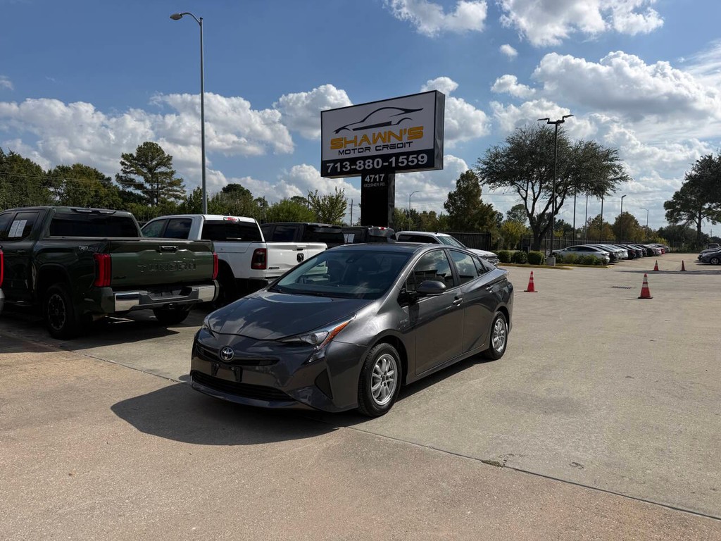 Toyota Prius Vehicle Full-screen Gallery Image 03